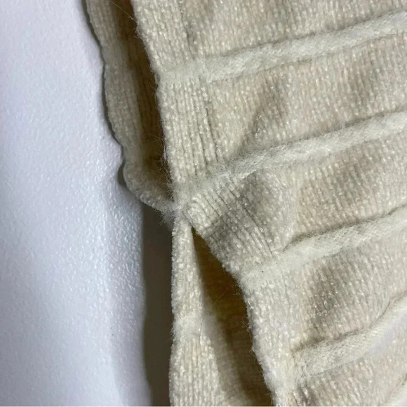 Anthropologie Akemi + Kin One Size Chenille Knit Open Front Pomcho in Ivory - Picture 4 of 7